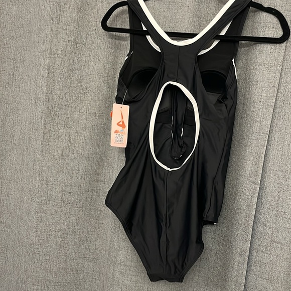 Attraco Women Swimsuit One-Piece Sports Athletic U-Neck Front Zipper Swimwear - Picture 8 of 8